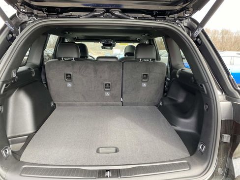 New 2026 Jeep Grand Cherokee Altitude image 5