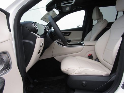 New 2026 Mercedes-Benz GLC 300 4MATIC image 9