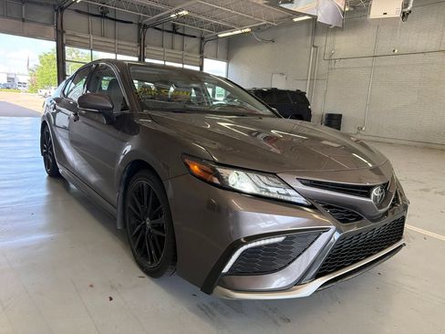 Used 2023 Toyota Camry XSE FWD image 2