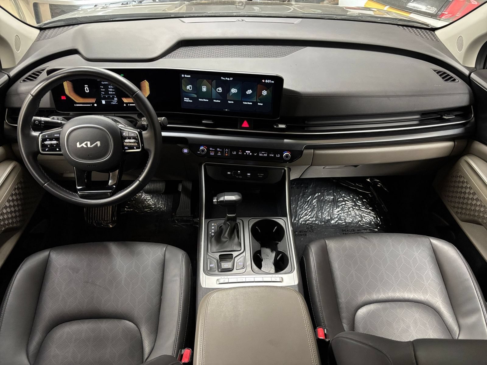 Used 2026 Kia Carnival FWD image 35