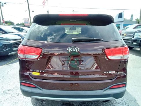 Used 2016 Kia Sorento EX FWD image 6