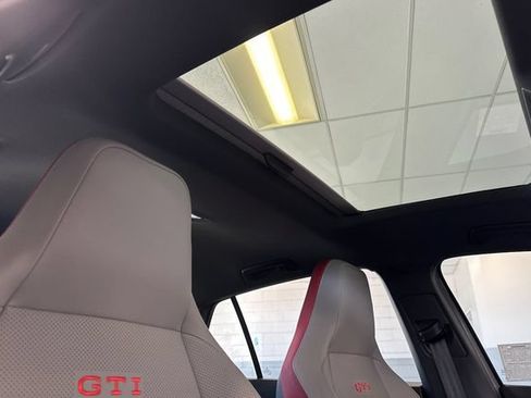Used 2024 Volkswagen GTI SE FWD image 20