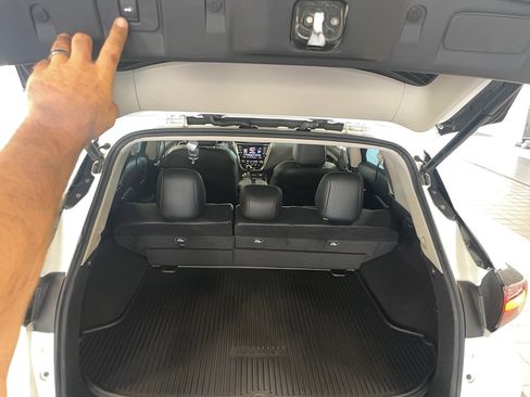 Used 2024 Nissan Murano Platinum w/ Cargo Package image 25