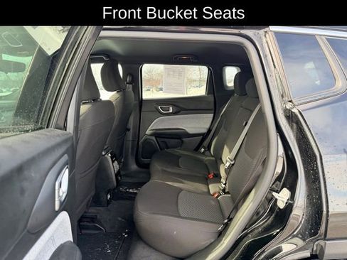 Used 2023 Jeep Compass Sport image 9