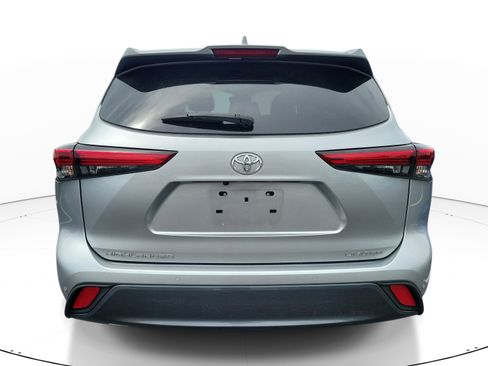 Used 2022 Toyota Highlander Limited FWD image 5