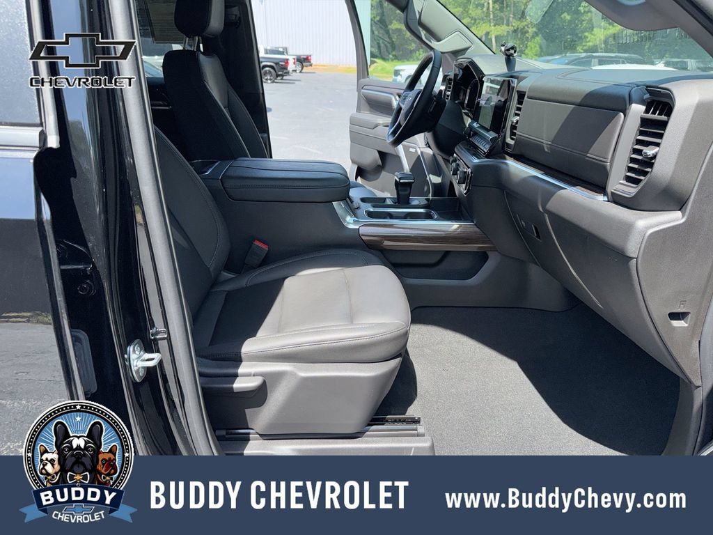 Used 2026 Chevrolet Silverado 1500 RST w/ RST All Star Premium Package AWD/4WD image 32