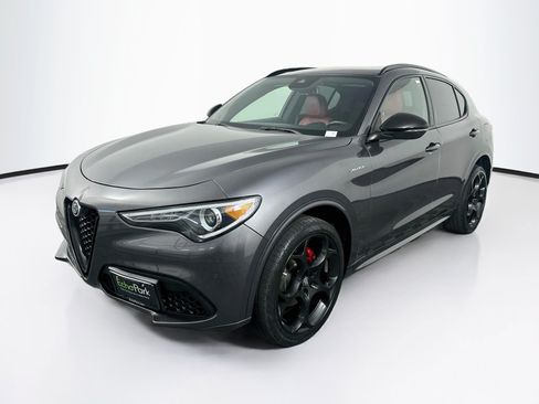 Used 2023 Alfa Romeo Stelvio Veloce AWD/4WD image 3