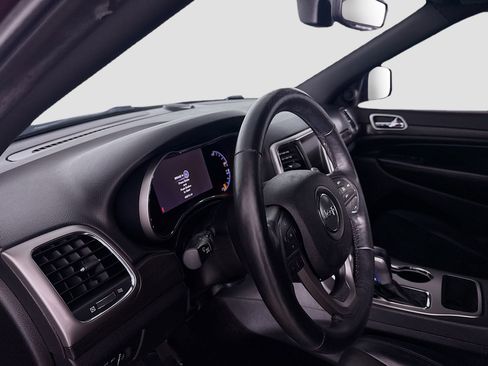 Used 2017 Jeep Grand Cherokee Altitude image 23