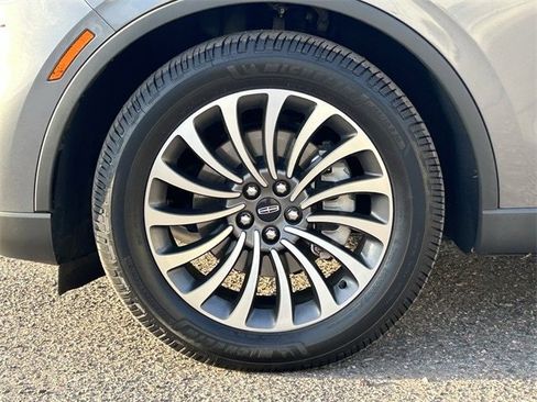 Used 2021 Lincoln Aviator Reserve w/ Elements Package Plus image 10