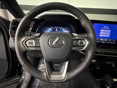 Used 2025 Lexus RX 350 FWD w/ Technology Package image 27