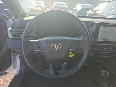 Used 2025 Toyota Camry SE FWD image 10