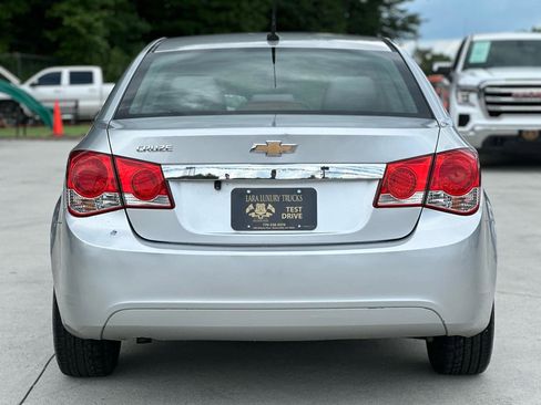 Used 2011 Chevrolet Cruze LS w/ Connectivity Package FWD image 6