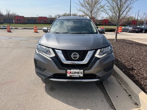 Used 2018 Nissan Rogue SV AWD/4WD image 3