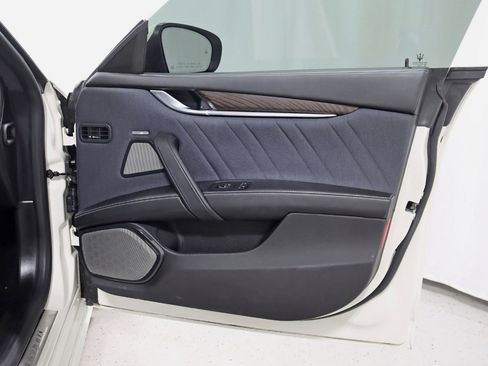 Used 2020 Maserati Ghibli S GranLusso image 37