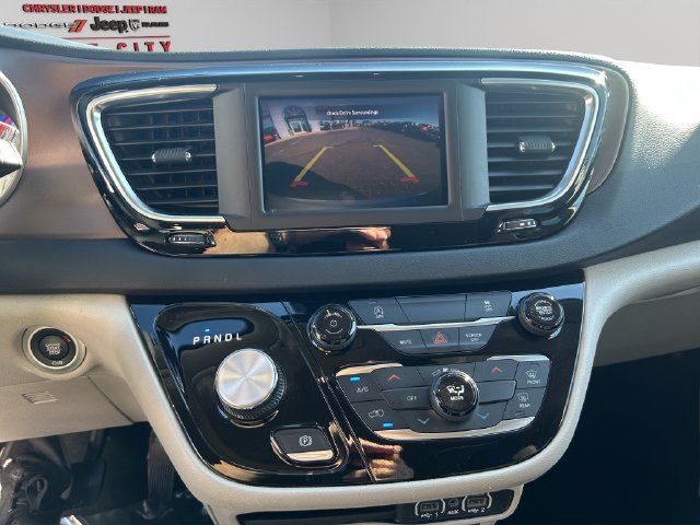 Used 2023 Chrysler Voyager LX FWD image 22