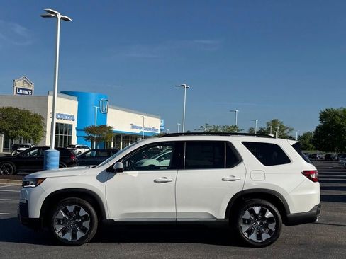 New 2026 Honda Pilot Touring image 7