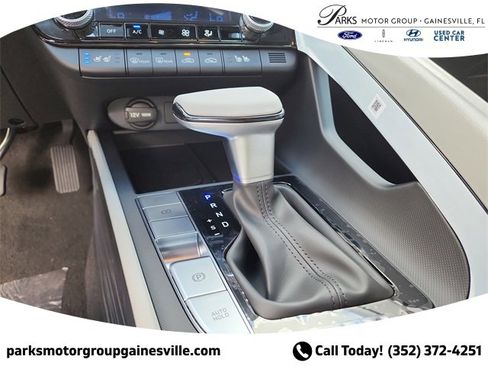 New 2025 Hyundai Elantra Limited image 21