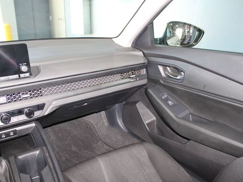 Used 2023 Honda Accord EX image 21