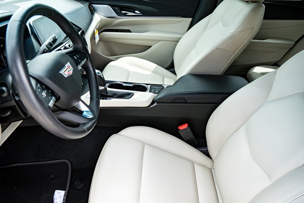 Used 2023 Cadillac CT4 Luxury w/ Sun And Sound Package RWD image 8