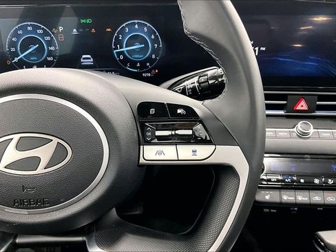 Certified 2025 Hyundai Elantra SEL FWD image 26