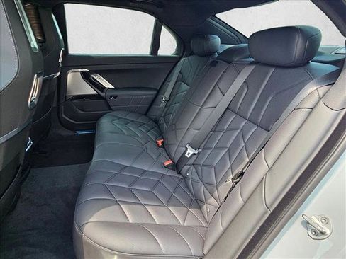 New 2025 BMW 760i xDrive w/ Executive Package image 22