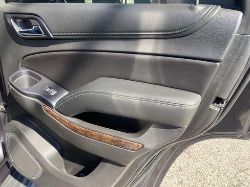Used 2018 Chevrolet Tahoe LT w/ Luxury Package RWD image 19