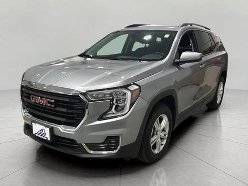 Used 2023 GMC Terrain SLE w/ Driver Convenience Package image 11
