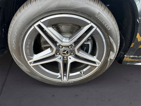 New 2025 Mercedes-Benz GLS 450 4MATIC image 9