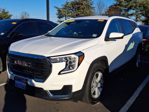 Certified 2022 GMC Terrain SLE w/ Driver Convenience Package image 5