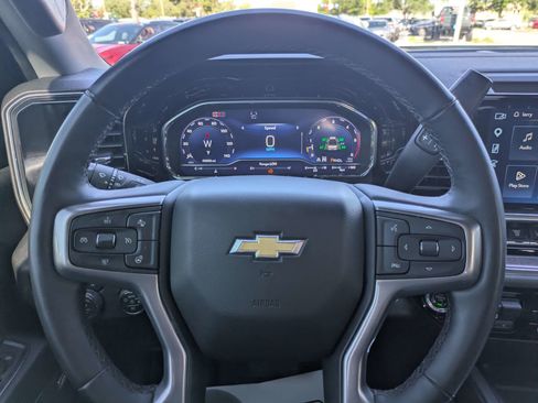 Used 2024 Chevrolet Silverado 2500 LTZ w/ LTZ Convenience Package AWD/4WD image 18