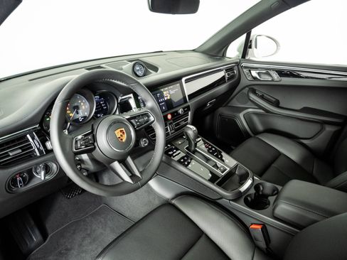 New 2026 Porsche Macan S AWD/4WD image 4