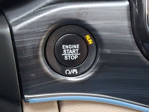 Used 2021 Jeep Grand Cherokee Limited w/ Premium Lighting Group image 24