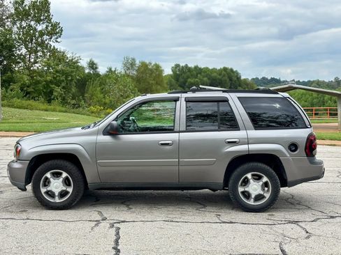 Used 2005 Chevrolet TrailBlazer LT w/ Luxury Package AWD/4WD image 12