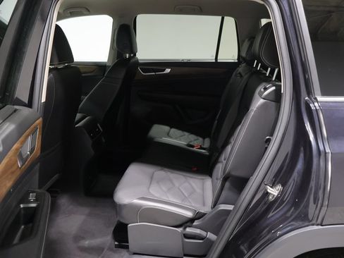 Used 2024 Volkswagen Atlas SE AWD/4WD image 15