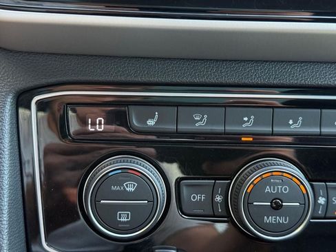 Used 2023 Volkswagen Atlas Cross Sport SEL AWD/4WD image 20