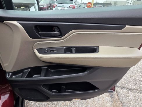 Used 2019 Honda Odyssey EX-L image 25