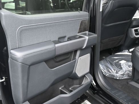 New 2026 Ford F350 Lariat w/ Black Appearance Package image 19