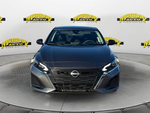 Used 2024 Nissan Altima 2.5 SV image 8