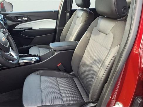 Used 2025 Chevrolet Trax LT w/ Driver Confidence Package image 20