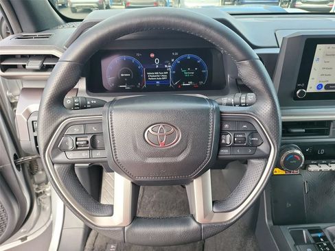 Used 2025 Toyota 4Runner TRD Sport AWD/4WD image 35