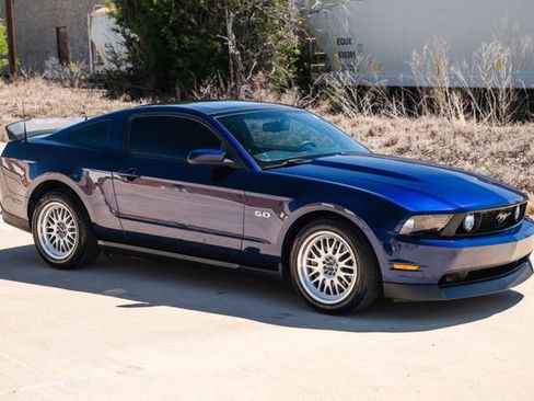 Used 2012 Ford Mustang GT Premium w/ Security Pkg RWD image 11
