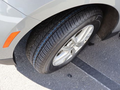 Used 2023 Chevrolet Equinox LT w/ Driver Convenience Package image 40