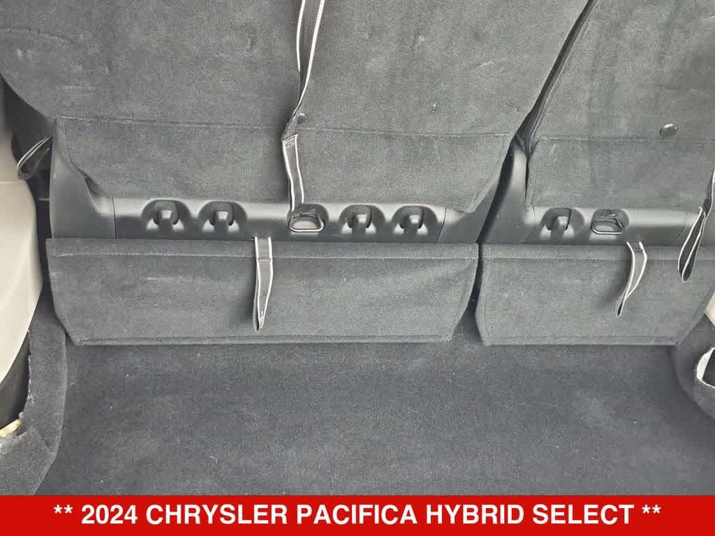 Used 2024 Chrysler Pacifica Limited FWD image 32