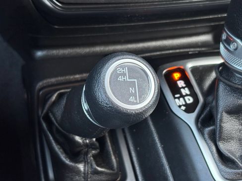 Used 2019 Jeep Wrangler Unlimited Sport S AWD/4WD image 19