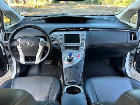 Used 2013 Toyota Prius Four w/ Deluxe Solar Roof Pkg FWD image 39