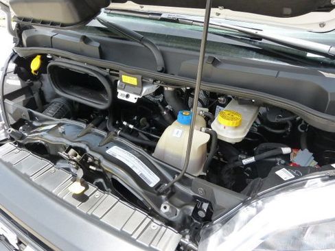 Used 2025 RAM ProMaster 2500 w/ Safety Group FWD image 10
