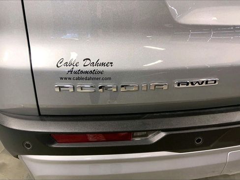 Used 2025 GMC Acadia Elevation AWD/4WD image 8