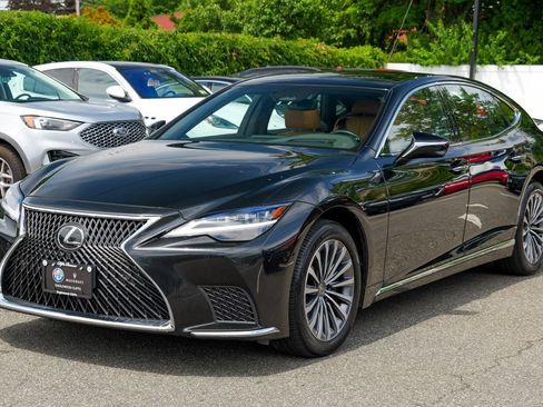 Used 2024 Lexus LS 500 AWD w/ Interior Upgrade Package image 3