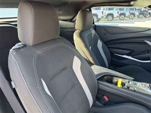 Used 2023 Chevrolet Camaro LT image 31