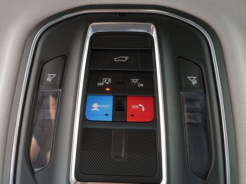 Used 2023 Jeep Grand Cherokee Laredo w/ Luxury Tech Group I AWD/4WD image 33
